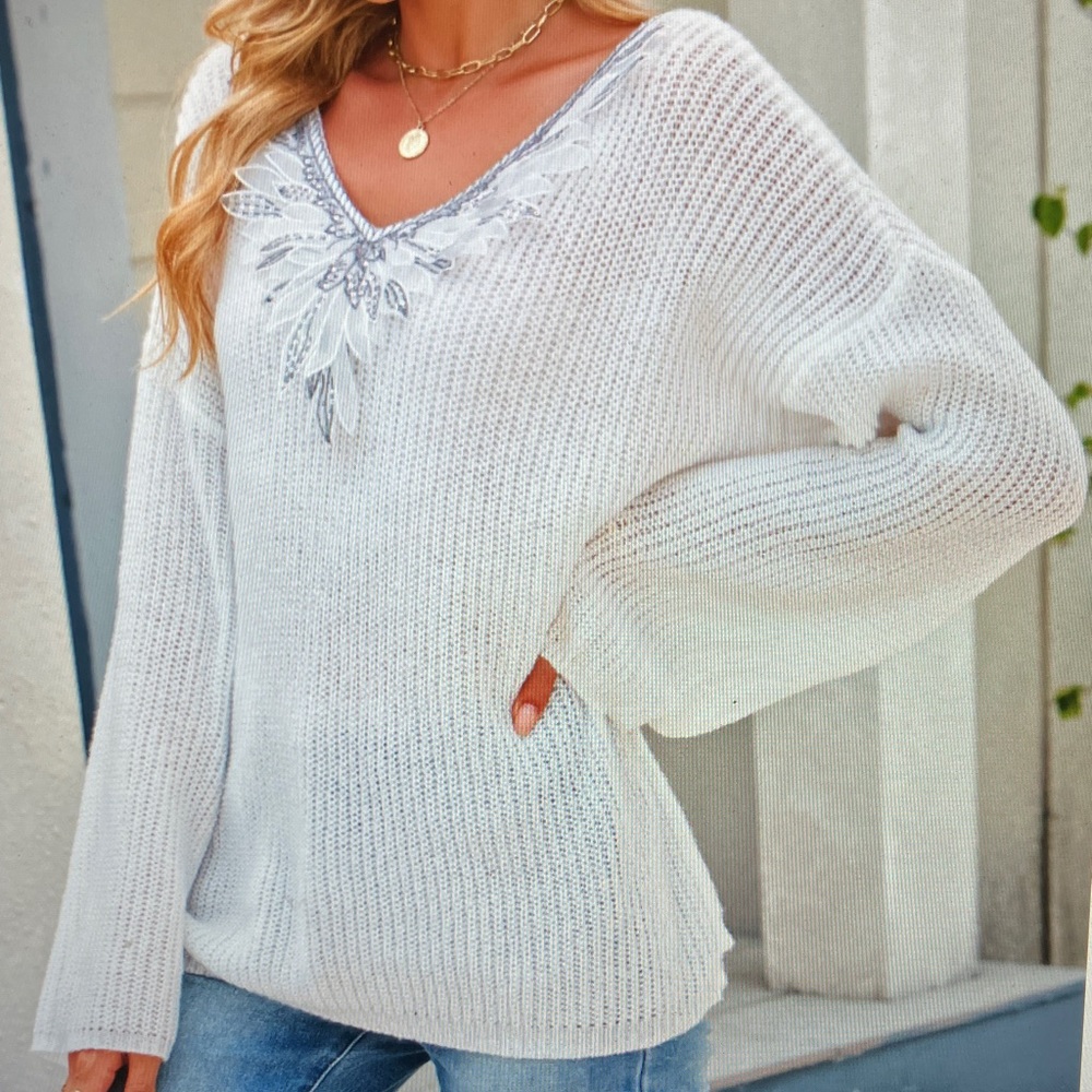 Elegant White Sweater with Embroidered Detail